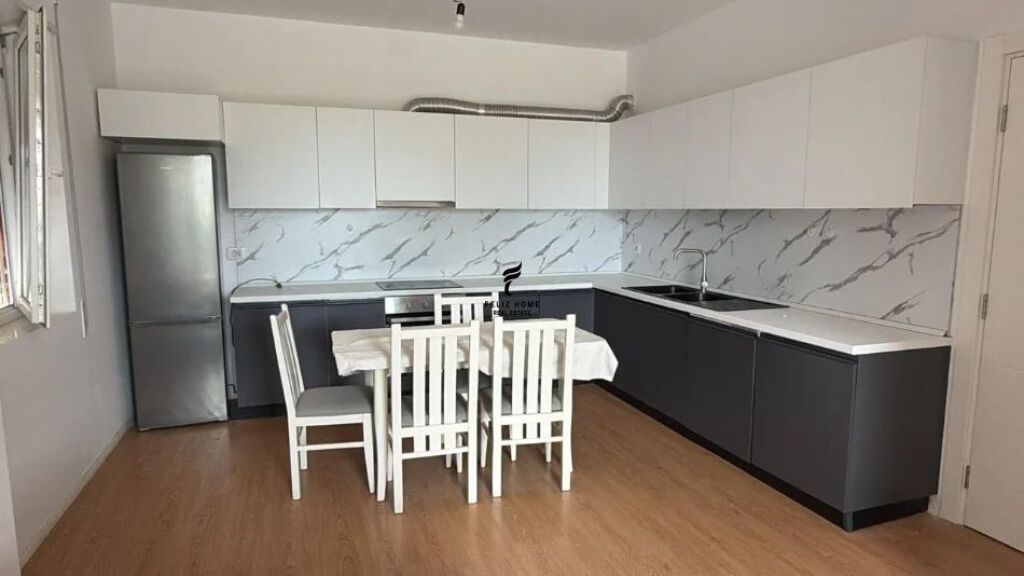 APARTAMENT ME QERA 2+1 RRUGA E DIBRES 55.000 LEKE FH-75892