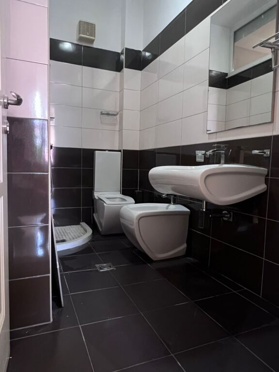 Apartment for rent – 5 Maji Street  Concord Center) !
