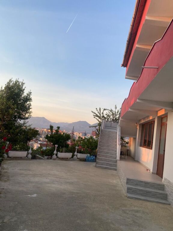 Shitje | Vilë 4 + 1 | Selitë | 550000 €