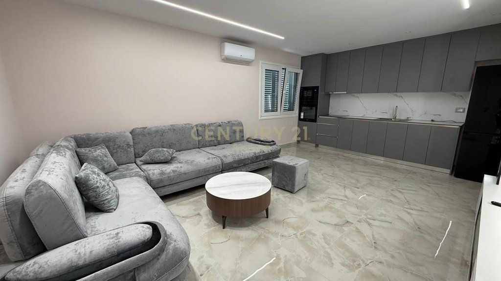 🏡 Jepet me qira vilë premium 3-katëshe tek Vilat Amerikane!