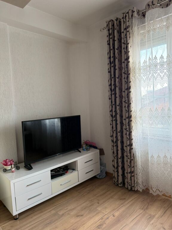 Qera | Vilë 2 + 1 | Rruga 5 Maji | 530 €/muaj