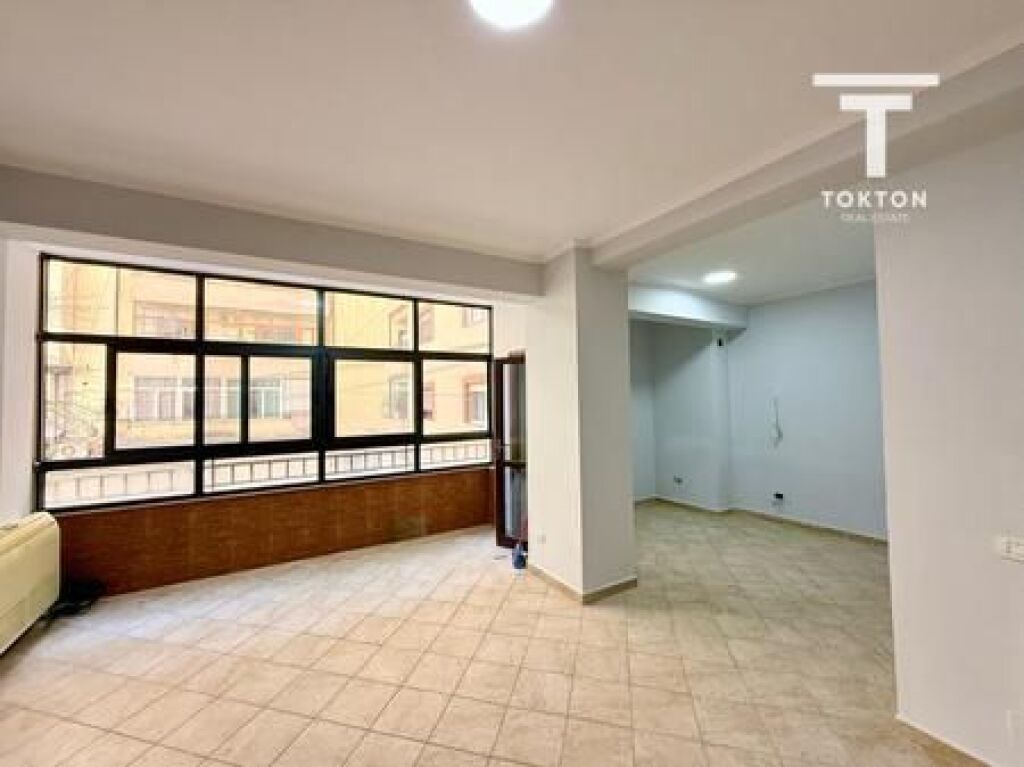 SHITET, APARTAMENT 3+1+2, KOMUNA E PARISIT, TIRANË