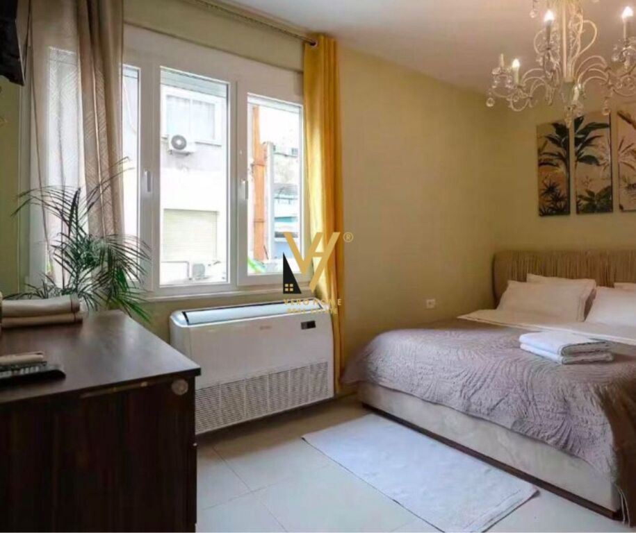 JEPET APARTAMENT 1+1+2 GARSONIERE ME QERA NE BLLOK 3.500 EURO