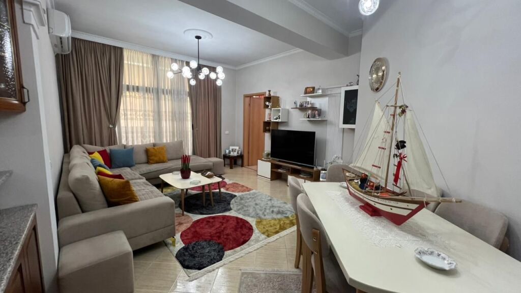 Apartment 3+1+2 for sale, Kavaja Street!
