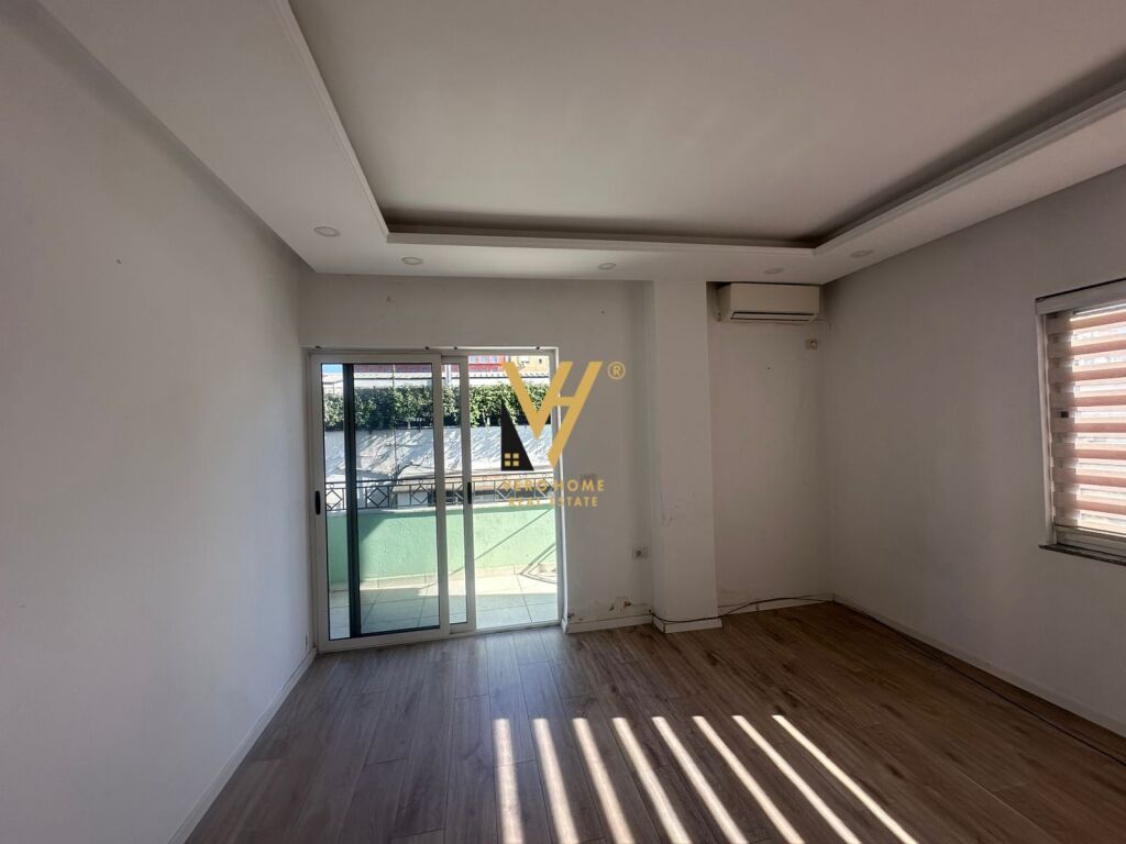 LOCALE COMMERCIALE 180 M2 IN AFFITTO IN PIAZZA WILLSON 2.000 EURO
