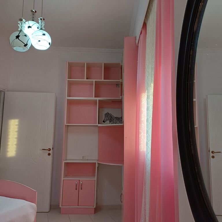 Apartament jepet me qira afatgjat