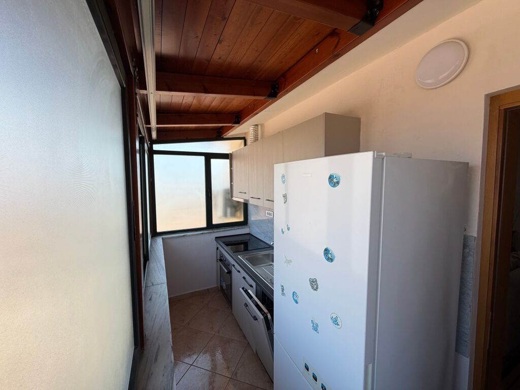 🏡 Jepet me qera apartament 2+1+2 📍 Rruga e Dibrës, pranë Kompleksit “Halili”  ✨ Ndodhet e 5-të të një ndërtimi të ri me ashensor 🛋️ Totalisht i mobiluar dhe i investuar për një jetesë komode  💰 Çmimi: 80.000 lekë/muaj 📞 Për më shumë informacion kontaktoni në privat.
