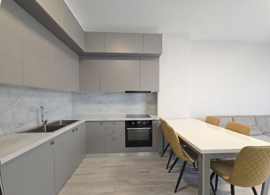 Apartament me qera - Komuna e Parisit