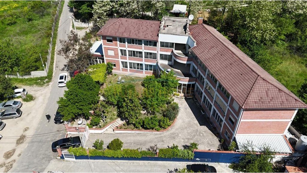 We have for Rent, Business Premises, Restaurant + Hotel , Linze 