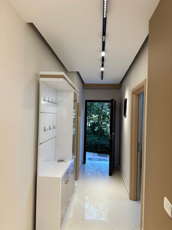 Affittasi duplex 4+1+3 + posto auto
