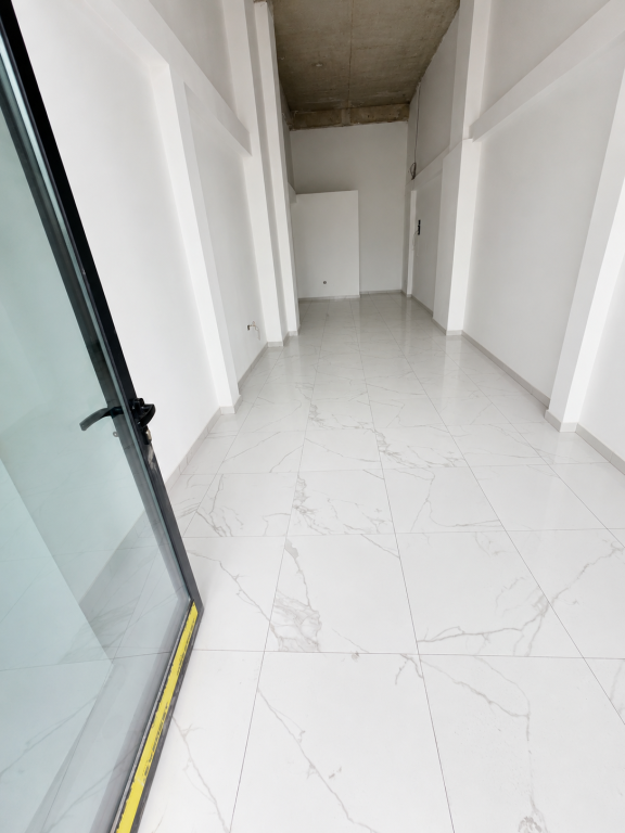 📣Locale commerciale open space in affitto in Via Dritan Hoxha!