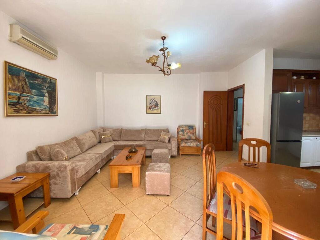 Apartament 2+1 Me Qira tek Mbikalimi i Komuna e Parisit