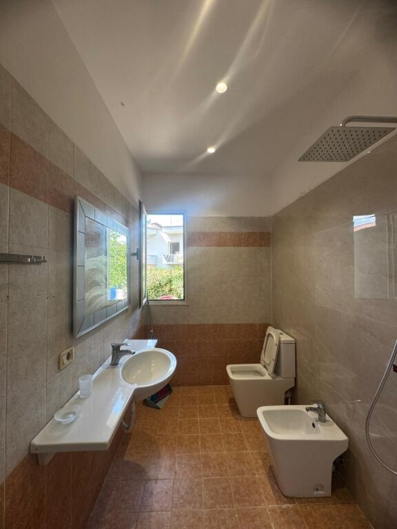 Apartament 1+1 me qira – Selite e Vogel ( afer uni Marin Barleti) !