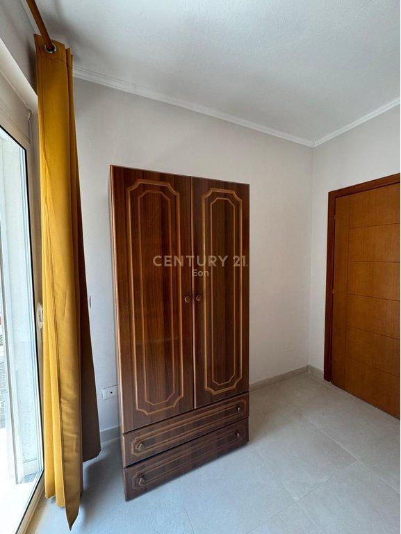 Affittasi Appartamento 2+1 con Vista Mare sulla Spiaggia, Durrës !