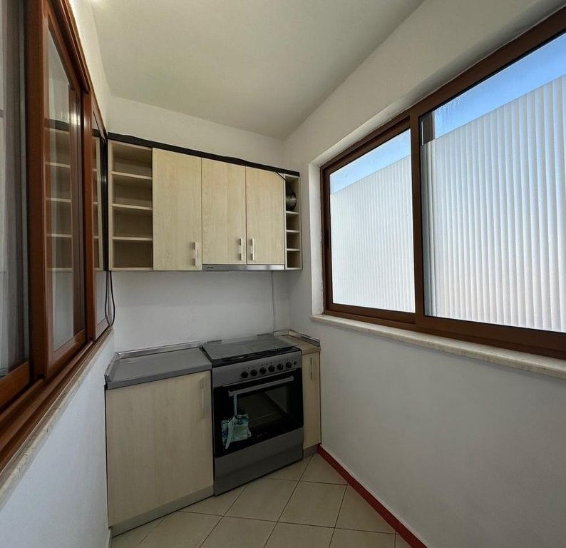 Apartament 1+1 per shitje prane Kompleksit Grand, Tregu Elektrik!
