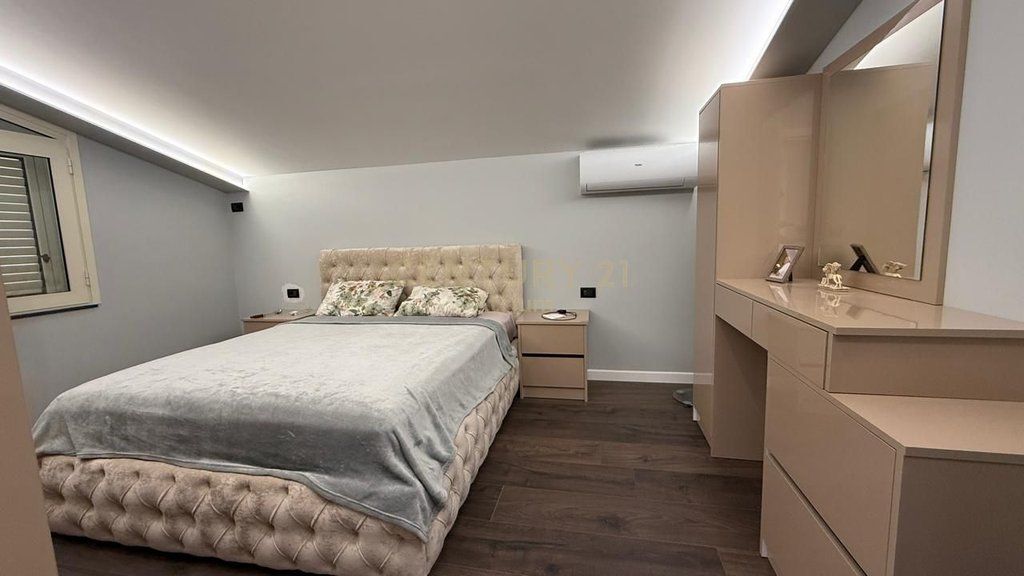 JEPET ME QIRA VILE 3 KATESHE TEK VILAT AMERIKANE! 5,000 € /Muaj