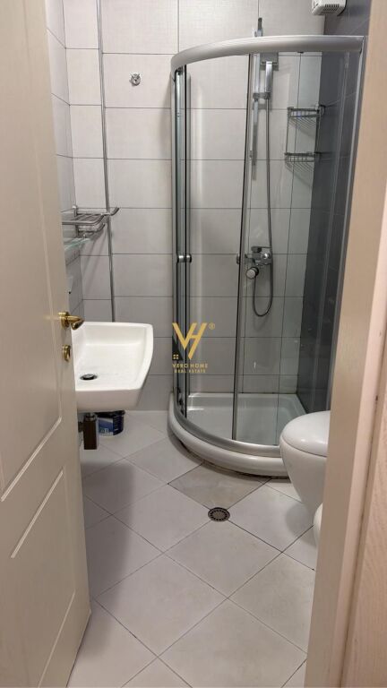JEPET APARTAMENT 2+1+2+2BLK ME QERA TE RRUGA E KOSOVAREVE 1.000 EURO