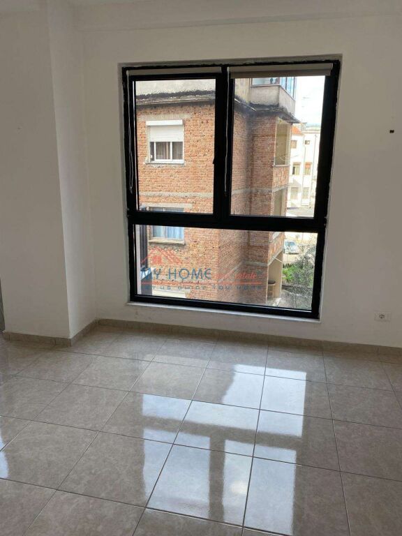 Office for rent near Pazari i Ri in Tirana