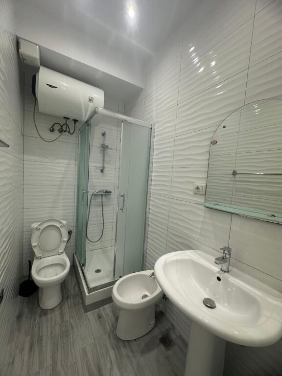 Qera | Apartament 1 + 1 | Ambasada Amerikane | 700 €/muaj