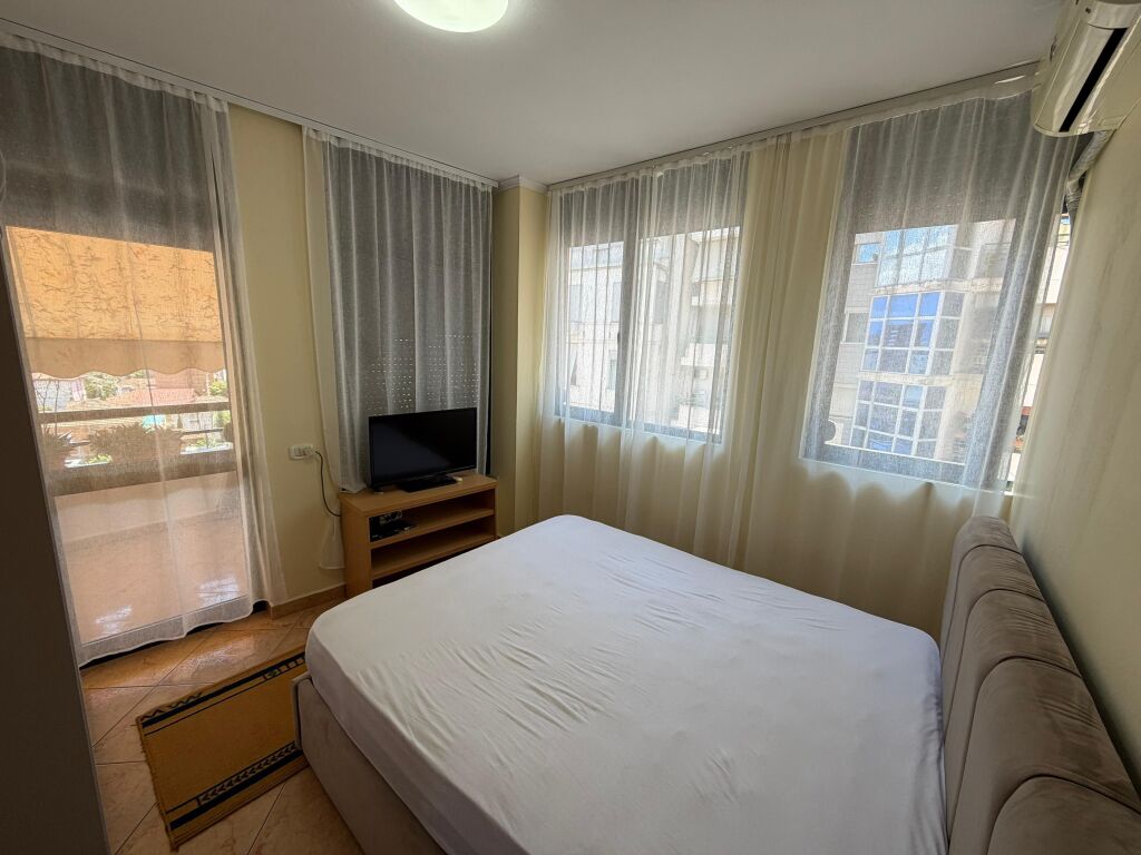 Jepet me qera apartament 2+1+2 📍 Rruga e Dibrës, pranë Kompleksit “Halili”