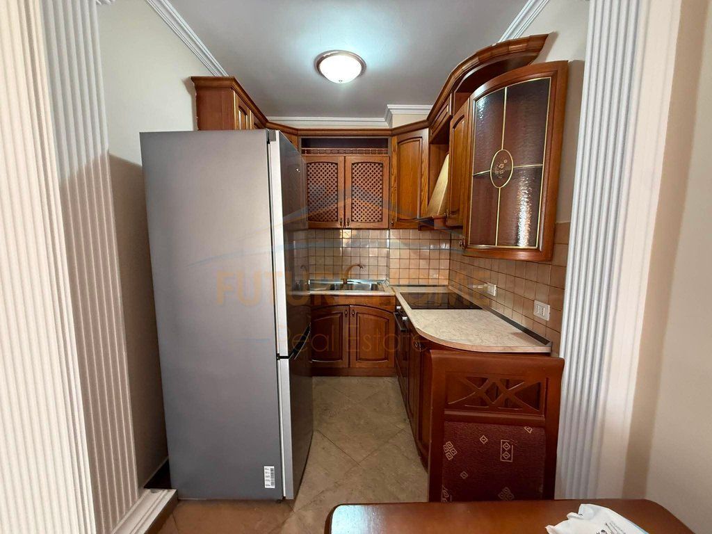 Jap  Apartament 1+1 pranë Shkollës “Dëshmorët e Lirisë” Sheshi Willson