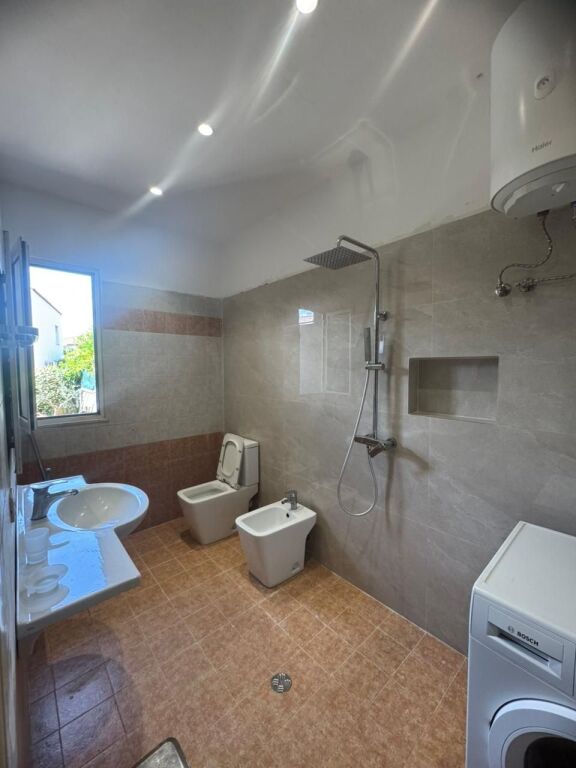 Apartament 1+1 me qira – Selite e Vogel ( afer uni Marin Barleti) !