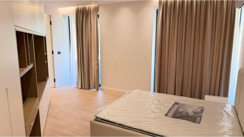 Apartament luksoz 2+1+2+garazh per qira tek White Hill Residence!