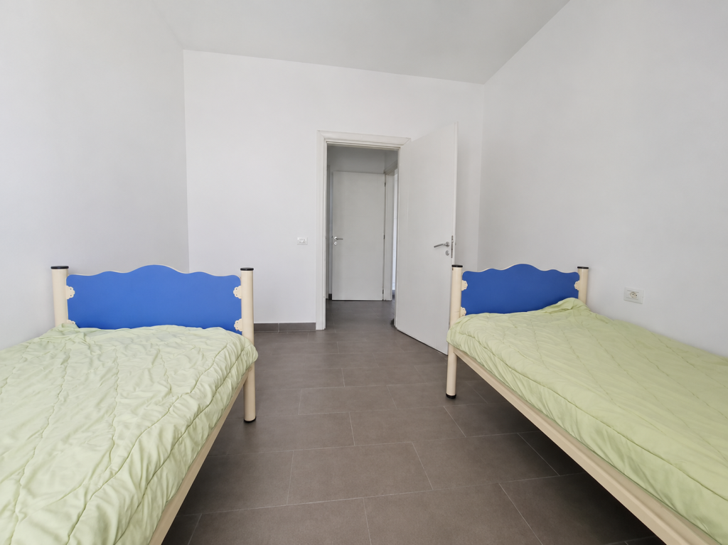 Shes Apartament 2+1+2 në Kamëz (Rruga Kryesore, 110m²)