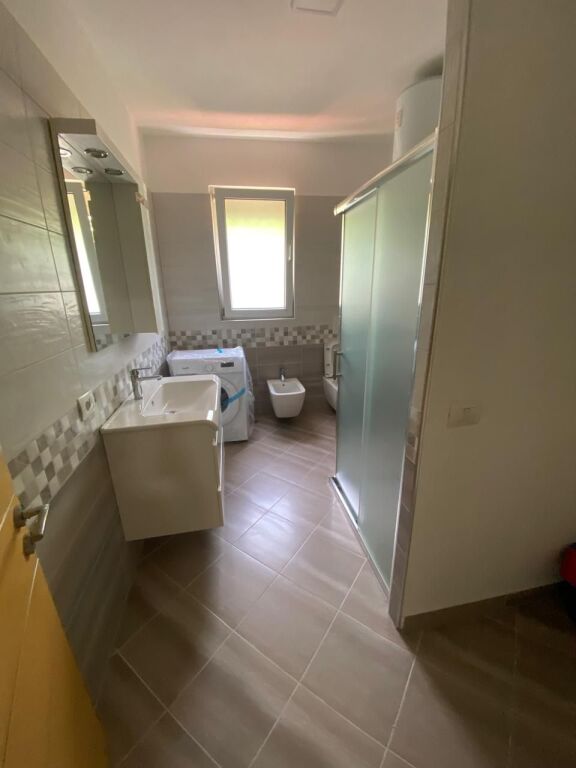 Qera | Vilë 3 + 1 | Qytet Studenti | 600 €/muaj