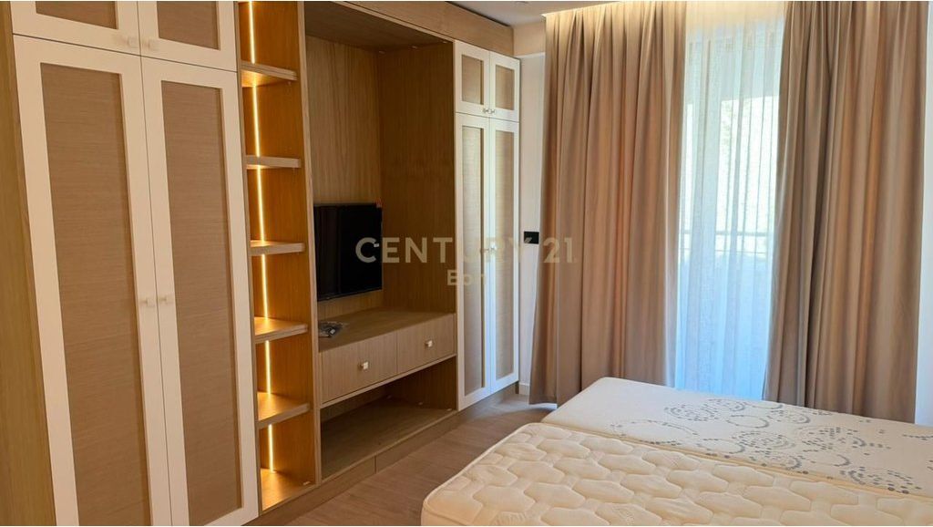 Apartament luksoz 2+1+2+garazh per qira tek White Hill Residence!