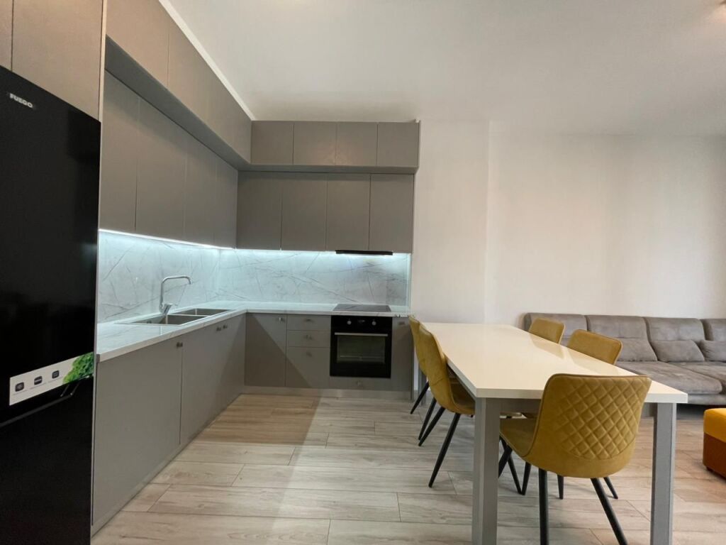 Appartamento 1+1 in affitto presso Komun e Parisit.