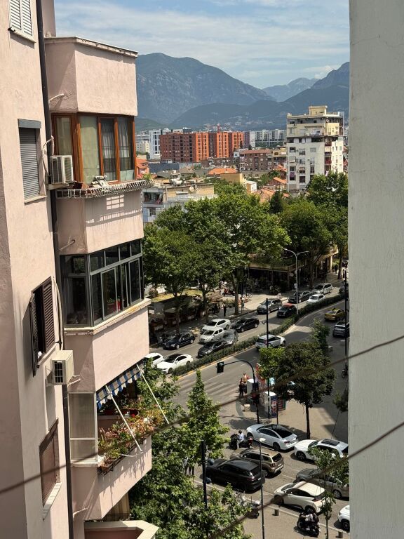 SHESIM APARTMENT 1+1 TE BULEVARDI ZOGU I PARE!