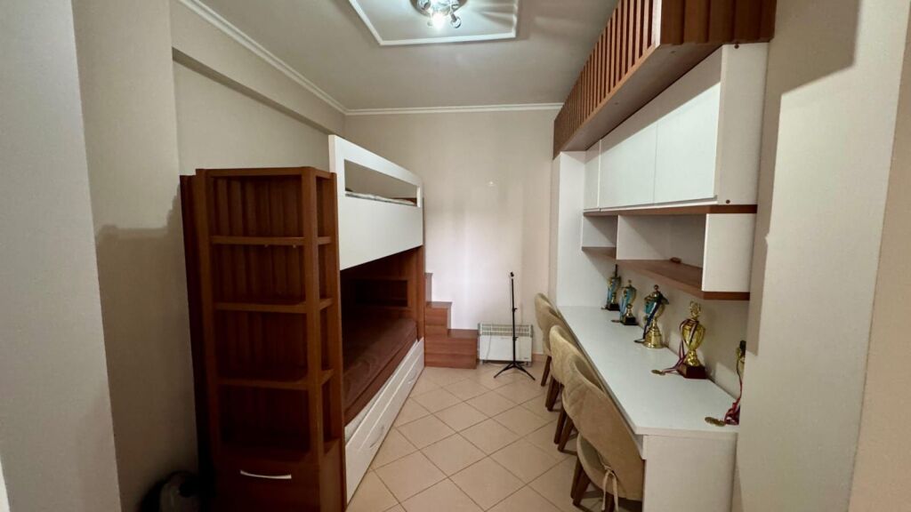 🏢Kodra e Diellit prane Kopshtit Sirena  jepet me qera apartament 2+1,i mobiluar. 700Euro