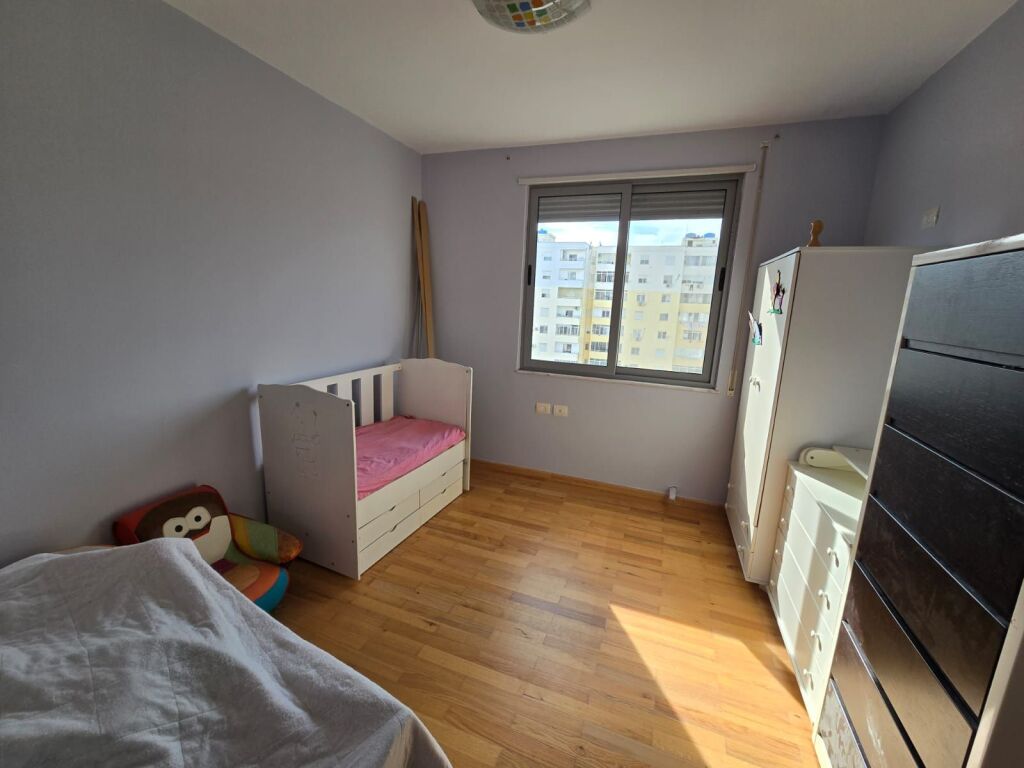 Shitet, Apartament 2+1+2, Pranë Ish URT – Durrës.