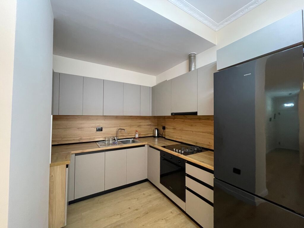 Apartament 2+1 per qira te Kompleksi Delijorgji