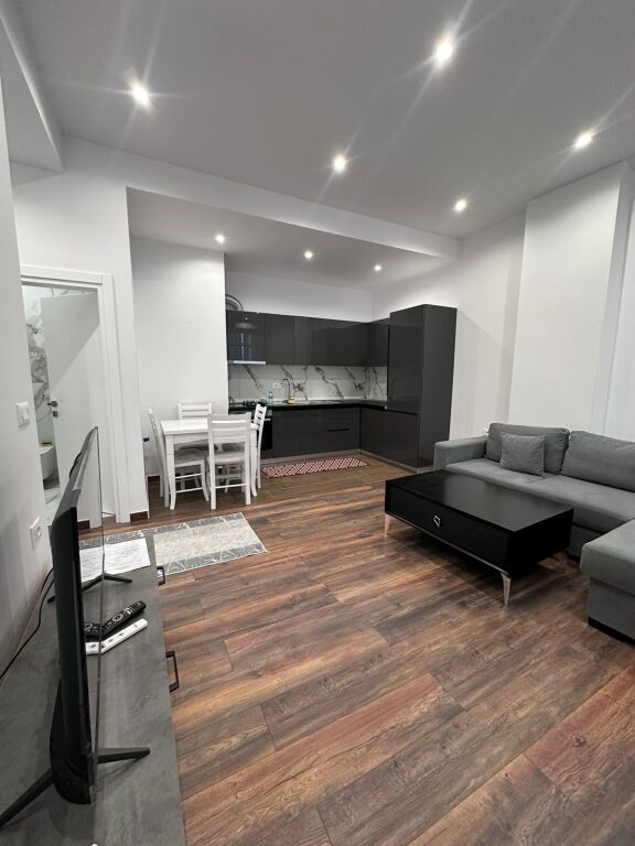 🏡 Shitet Apartament 1+1 pranë Terminalit të Veriut!  ✨ Apartament komod dhe i mobiluar, ideal për banim