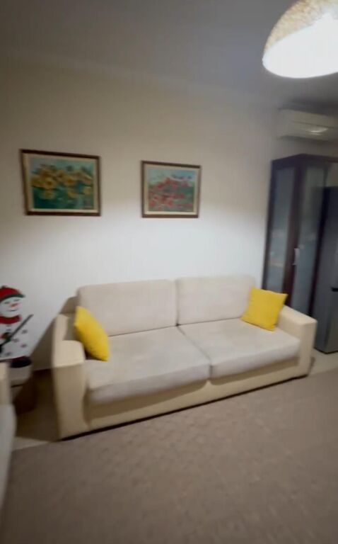 Jepet apartament 2+1  Mine Peza 60.000 Leke/muaj!