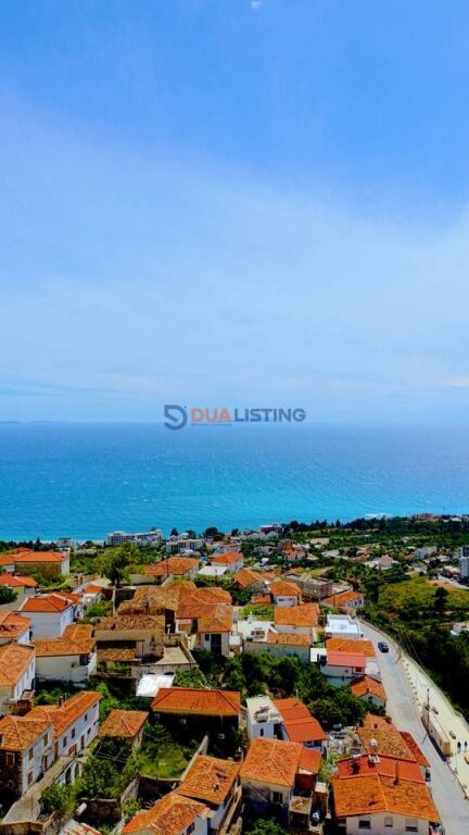 Characteristic 2-story house for sale, inside the Zoe Hora Complex!