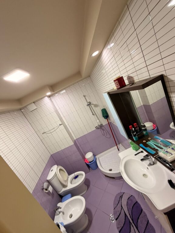 Apartament 3+1 për Shitje në Astir Rruga Foto Xhavella