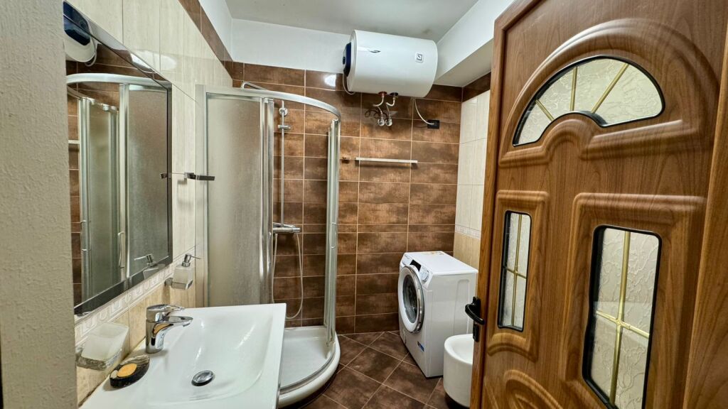 🏢Kodra e Diellit prane Kopshtit Sirena  jepet me qera apartament 2+1,i mobiluar. 700Euro