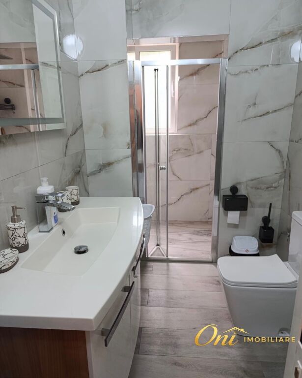 JEPET APARTAMENT ME QERA 2+1 MISTO MAME