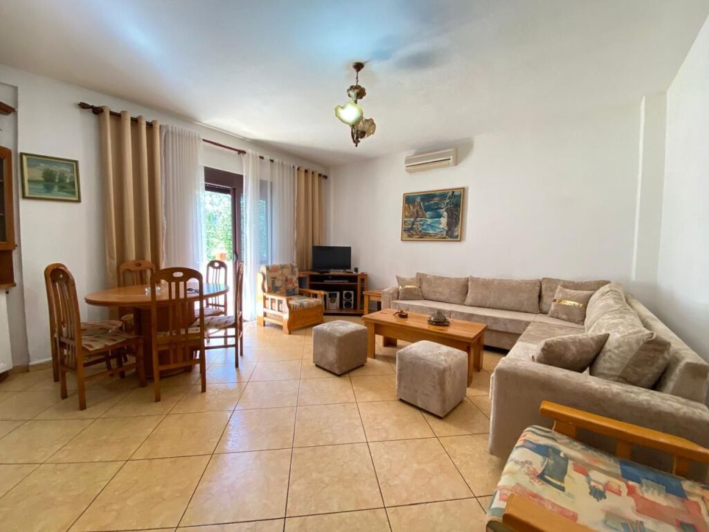 Apartament 2+1 Me Qira tek Mbikalimi i Komuna e Parisit