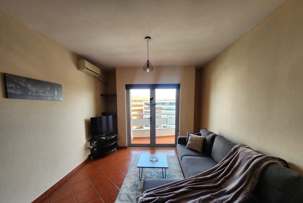 APARTAMENT ME QERA 1+1 RRUGA E KAVAJES 45.000 LEKE FH-76169