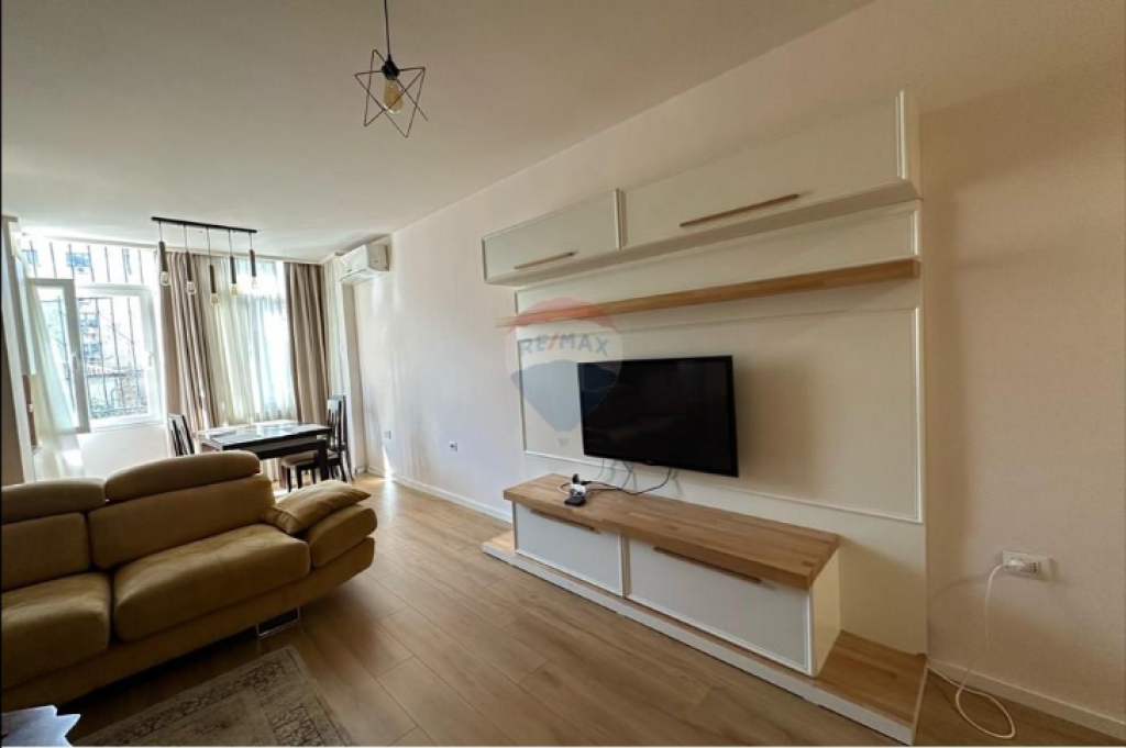 Apartament per shitje 2+1+2 tek Bulevardi Zogu I Pare