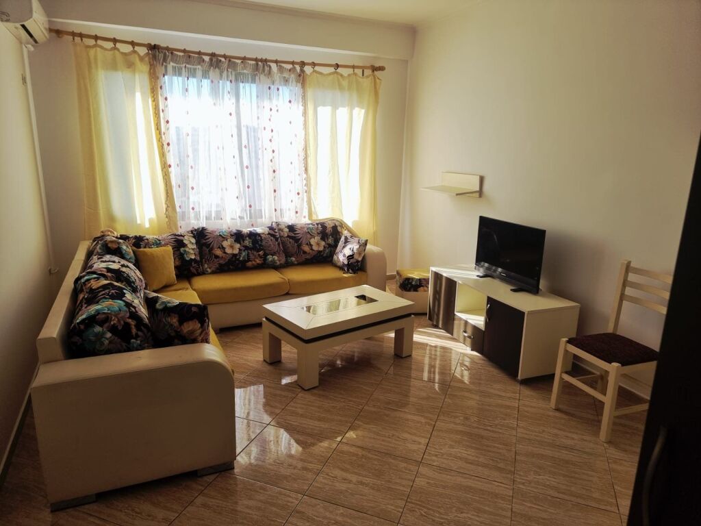 APARTAMENT ME QERA 2+1 PALLATI ME SHIGJETA 50.000 LEKE FH-76102