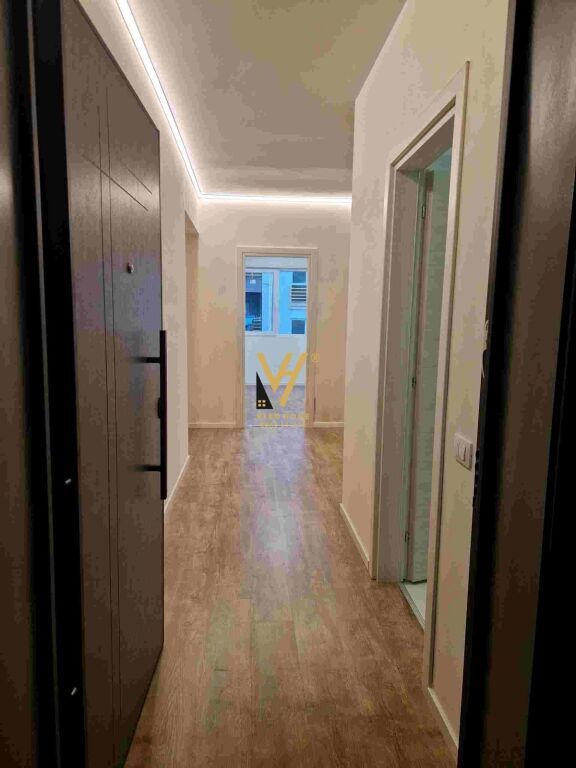 JEPET ZYRE 75 M2 ME QERA TEK E88, RR.DRITAN HOXHA 65.000 LEKE