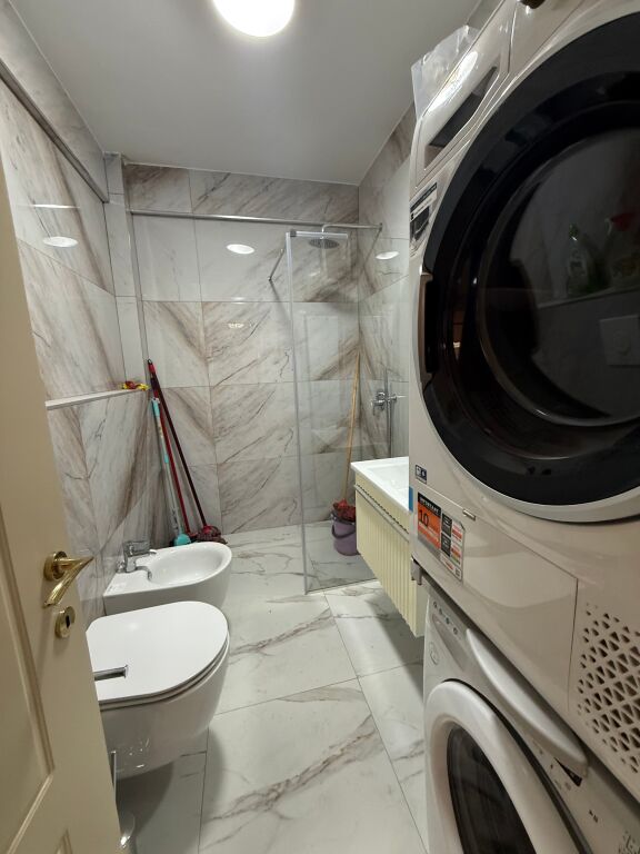 SHESIM APARTMENT 1+1 TE BULEVARDI ZOGU I PARE!