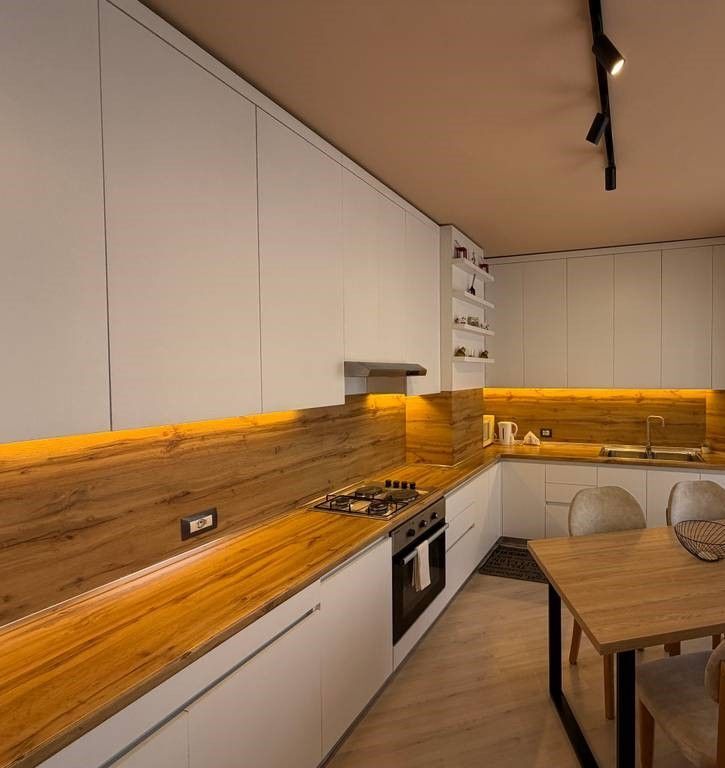 Ofrojme apartament 1+1 per qira perballe Harry Fultz!