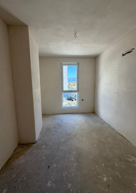 Shitet apartament 2+1 tek Univers City!
