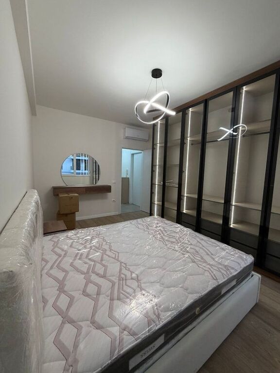 Apartament 1+1 per qira tek Kika 2 tek Komuna e Parisit.